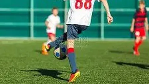 紧急招募！卡拉格力挺利物浦：冬季转会窗，中卫补强刻不容缓！