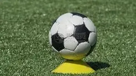 独家揭秘！威廉-帕乔转会风云：身价激增至8000万欧元巅峰，或狂跌至6000万欧元低谷，悬念重重！